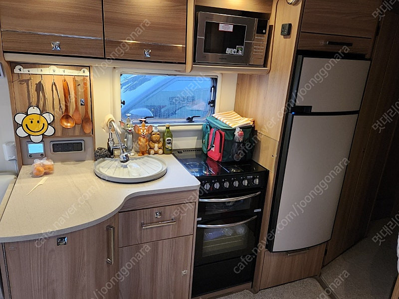 베일리 유니콘3 바르셀로나 카라반 투축 600급 노지 풀옵션--5