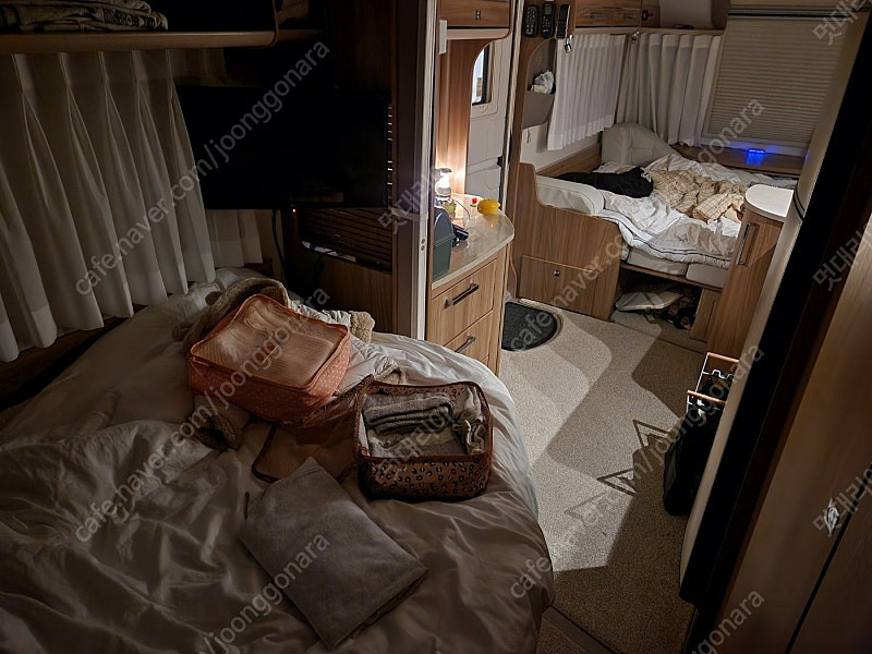 베일리 유니콘3 바르셀로나 카라반 투축 600급 노지 풀옵션--8