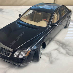 [급처분] AUTOart 1/18 마흐바흐(Maybach) 블랙