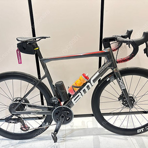 2021 bmc slr one & DT SWISS ARC 1400 DICUT 50 휠셋 함께 판매합니다.