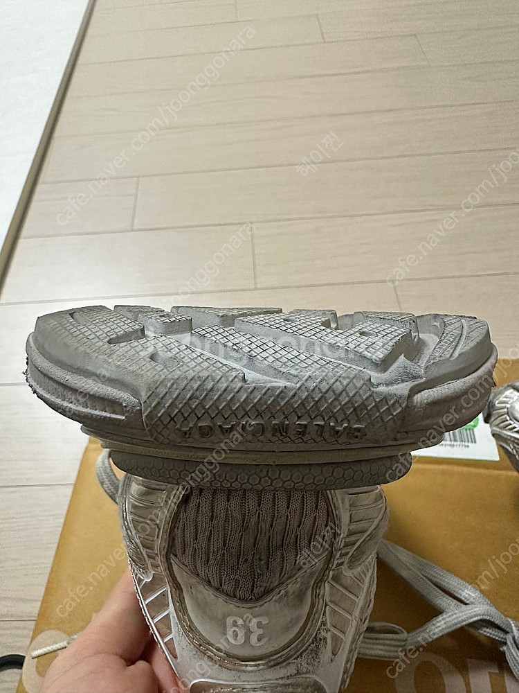 발렌시아가 3xl 에그쉘 39팔아요--6