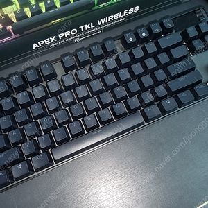 apex pro tkl 2023 무선 판매합니다.