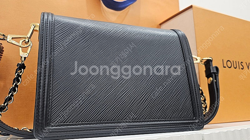 루이비통 도핀 MM 금장 숄더백 M56141--2