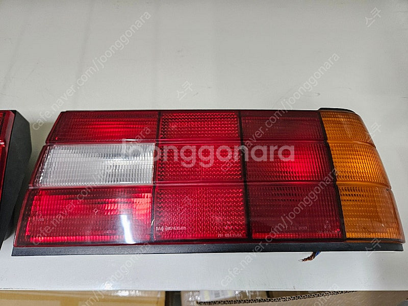BMW E30 후기형 정품 테일라이트(후미등)--6