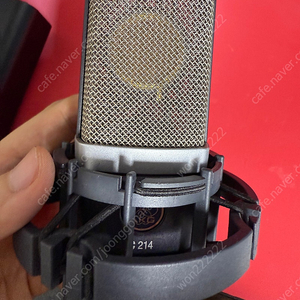 AKG C214 콘덴서 마이크