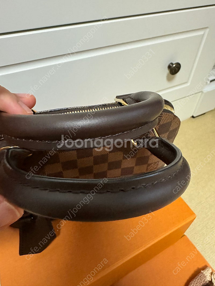 루이비통 알마bb팝니다--7