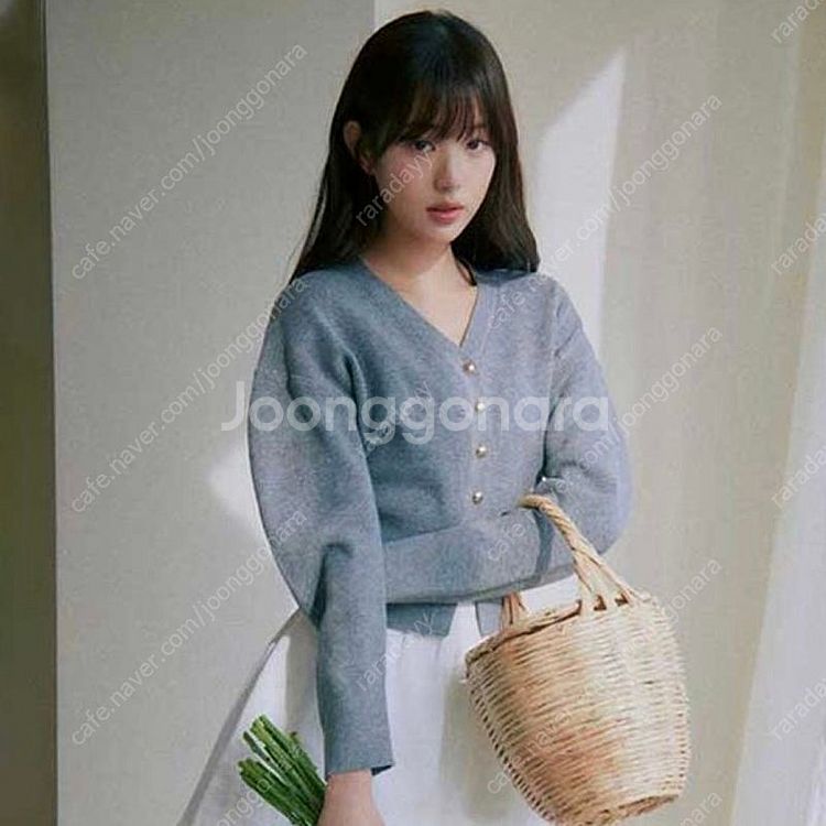 로라로라 장원영 가디건 판매--0