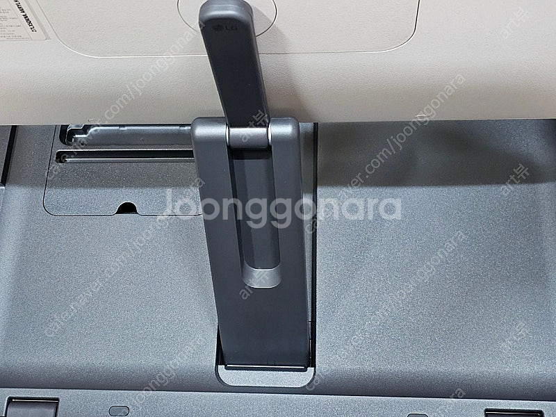 LG 스탠바이미 고 A급 무선 충전식--5