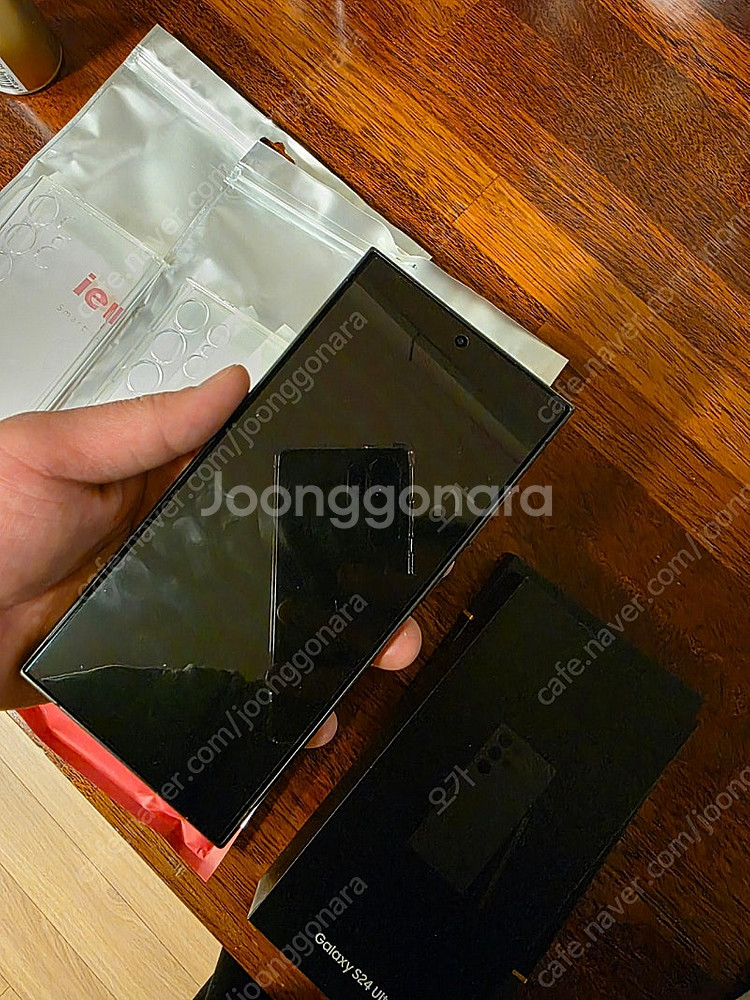 갤럭시s24 울트라 256g 블랙 새상품급 판매합니다--2