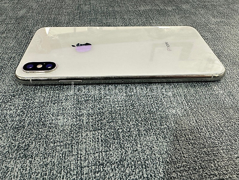 (A급) 아이폰XS MAX 256G 실버 배터리81% 깨끗한폰 35만원 판매해요--6