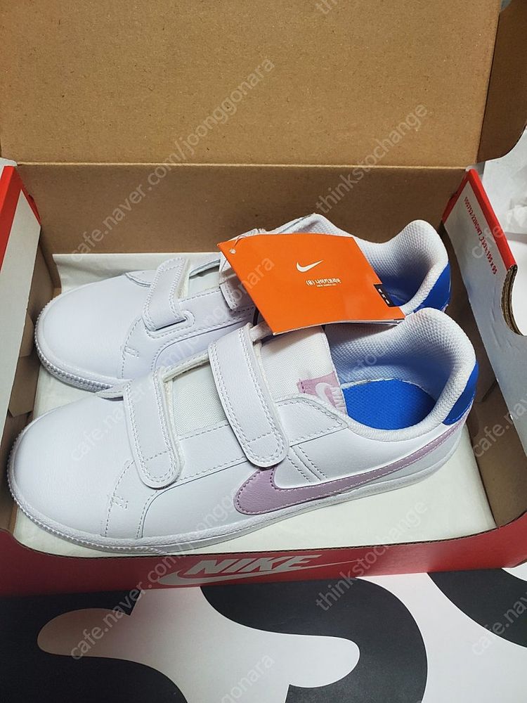 새상품 나이키 운동화 코튼 로얄 220.택포--0