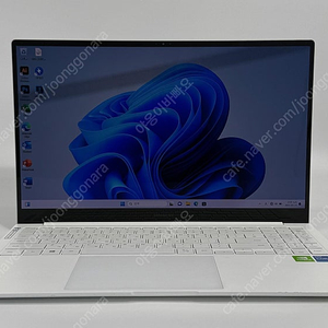 [삼성전자] 갤럭시북 프로 NT950XDC-XC58S / i5-1135G7, 8GB RAM, 256GB SSD, MX450, 15.6" FHD