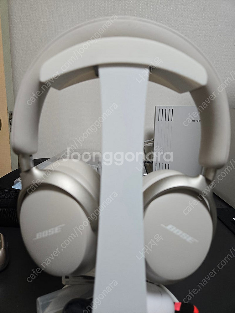 BOSE QC ULTRA 화이트 스모크 (리퍼 새제품)--2