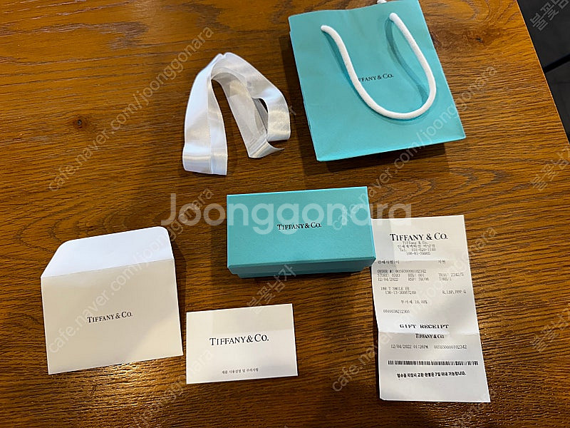 티파니앤코 T 스마일 이어링 로즈골드--1