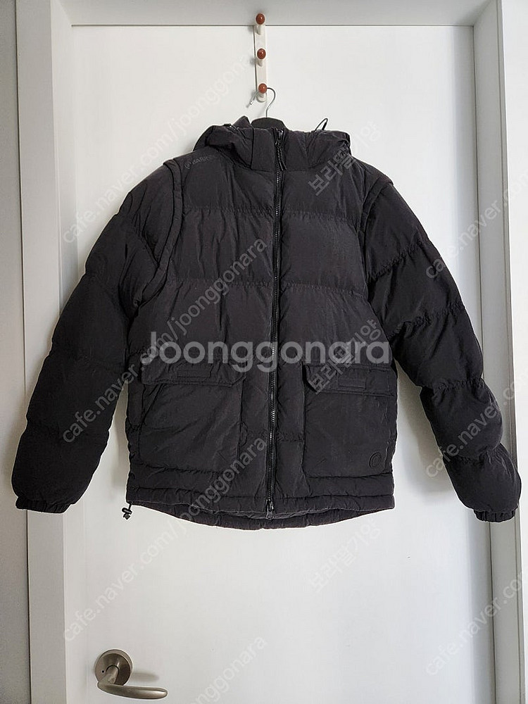 배럴 블랙 오리털숏패딩 s사이즈 팔분리해서 패딩조끼로 입을수도있어요--0