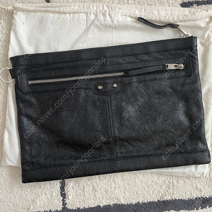 발렌시아가 클립 클러치