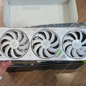 만리 RTX 4070Ti SUPER Polar Fox D6X White 인텍앤컴퍼니 (27.03월말까지 보증)