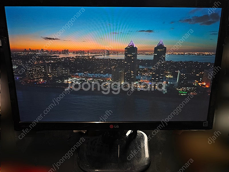 LG 24인치 LED 모니터 24MP55HQ 팝니다--0