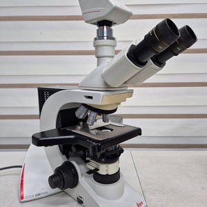 Leica DM 2000 Microscope 현미경