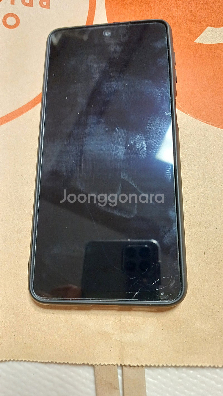 퀀텀3 액정 실금 7만원--0