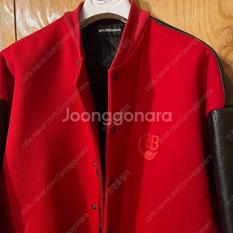 발렌시아가 백 BB 로고 바시티 자켓 판매 합니다.--7