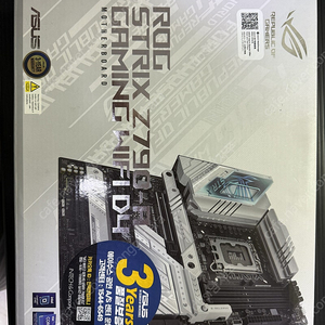 ROG STRIX Z790-A GAMING WIFI D4 팔아요