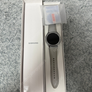 갤럭시 워치6 클래식 43mm (LTE 자급제) 실버 팝니다. (SM-R955N)