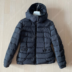 (정품)몽클레어(Moncler)후드 숏패딩 saby(사비) 블랙 사이즈3