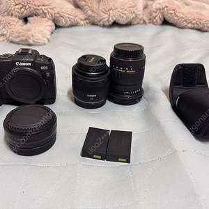 캐논 eos rp 풀프레임 dslr 35mm렌즈 +시그마17-70렌즈+배터리3개+ 렌즈변환 어뎁터