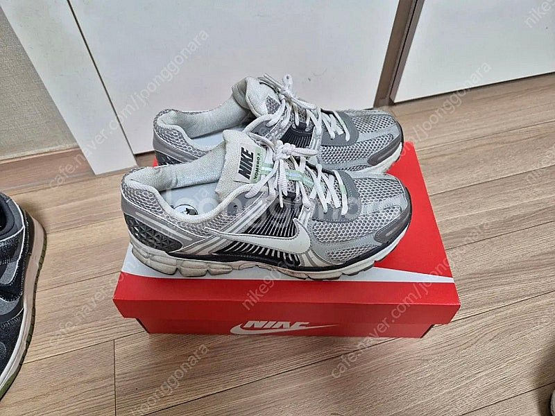 나이키 줌 보메로판매합니다.--0