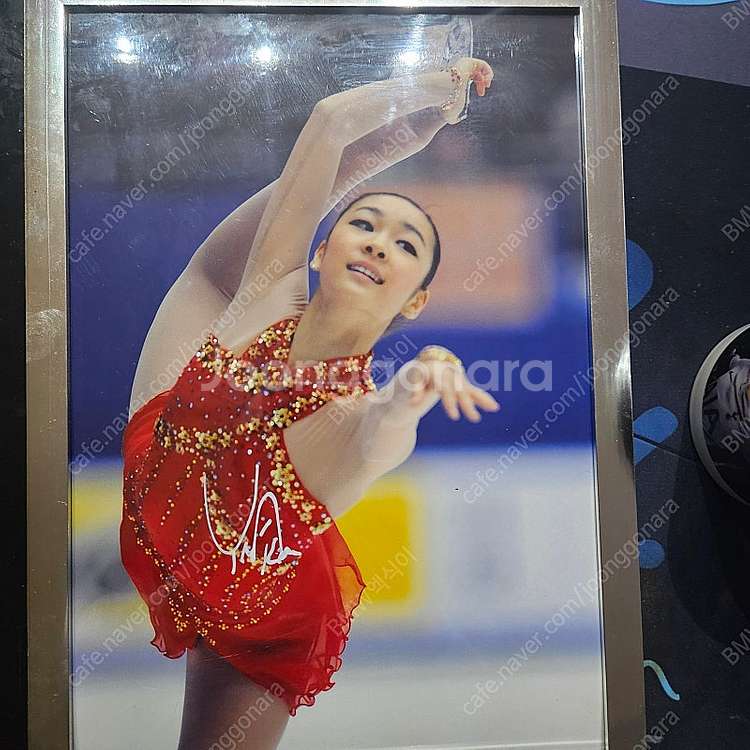 손흥민싸인 김연아 메시 호날두 타싸인물품들--1
