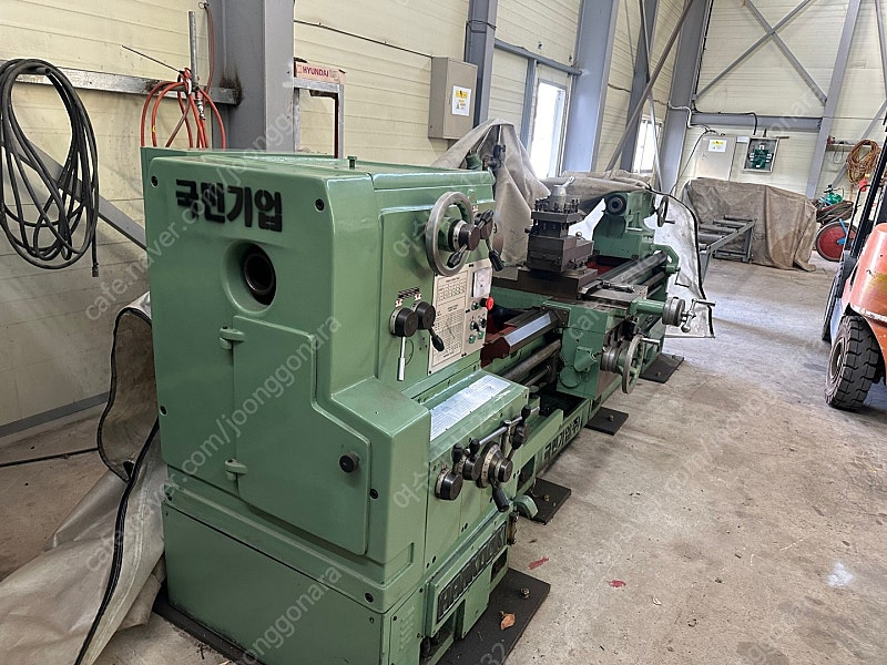 한국공작기계 보통선반 (치자 구동식) 판매합니다. 이미지