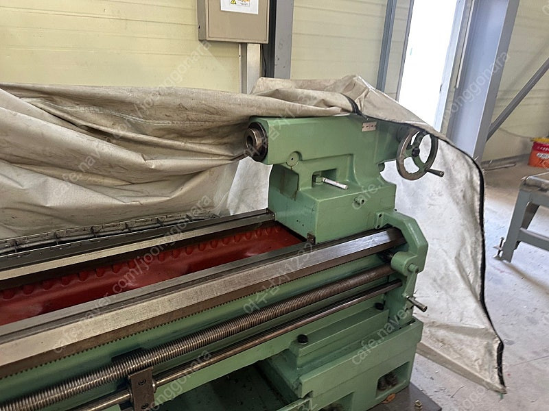 한국공작기계 보통선반 (치자 구동식) 판매합니다. 이미지