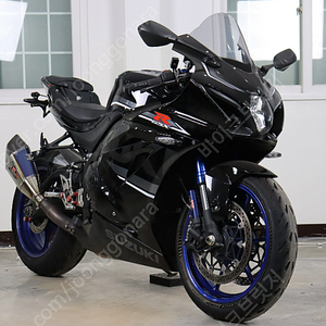 2018년식 스즈끼-GSX R1000R ABS입니다.