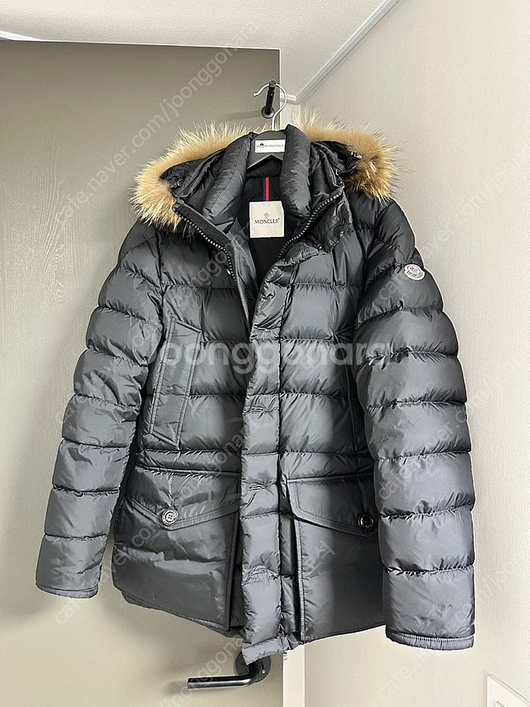 몽클레어 클루니 22시즌 4사이즈 블랙 팝니다--4