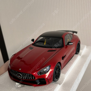 1:18 오토아트 AMG GTR