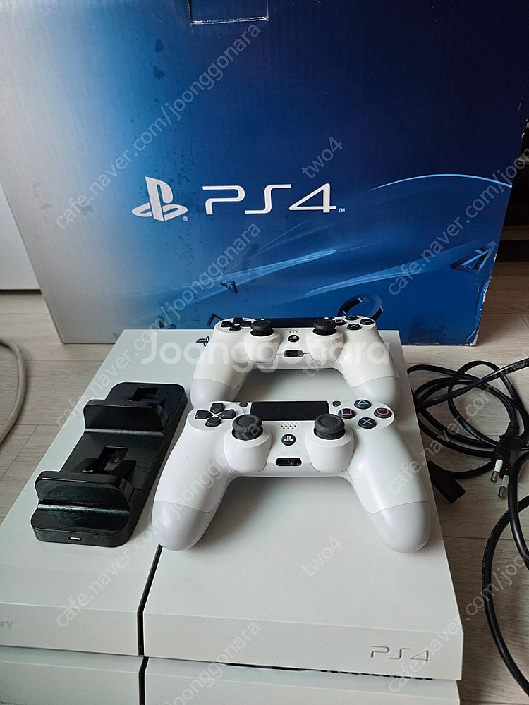 PS4 본체+정품패드2개+충전거치대+VR건그레이브 번들...--0