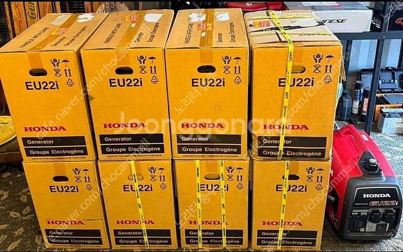 캠핑용품 판매 합니다.양털러그,혼다 발전기2.2,알미늄 척박스,캥거루털,미니카라반,캠핑트레일러--9