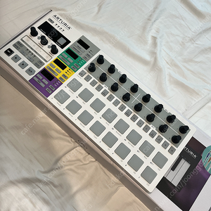 아투리아 Arturia Beatstep Pro 비트스텝 프로