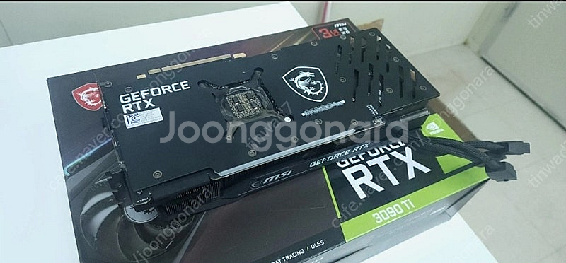 MSI 지포스 RTX 3090 Ti 트리오--0