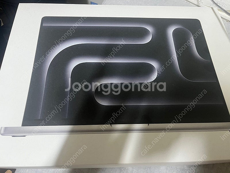 [가격인하] 맥북프로16 M3 18GB 512GB 완전...--5
