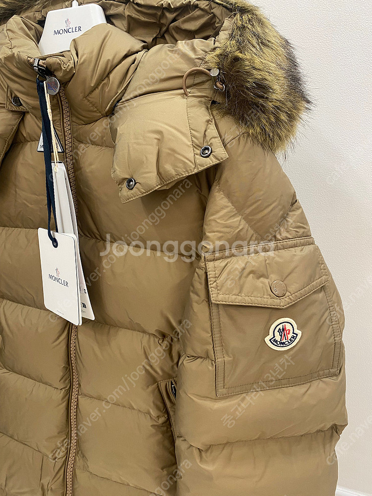정품 몽클레어 패딩 마야프 후드 쇼트 다운 재킷 새제품--1