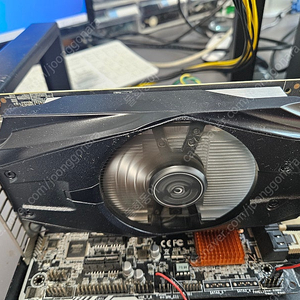 GTX 1050 2G 1펜 그래픽카드(4.5만)