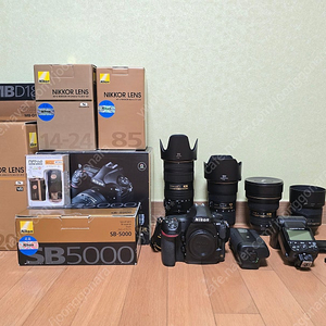 니콘 [ D850, MB-D18, SB-5000, 14-24N, 24-70N, 70-200N, 85.8 ] 팝니다.