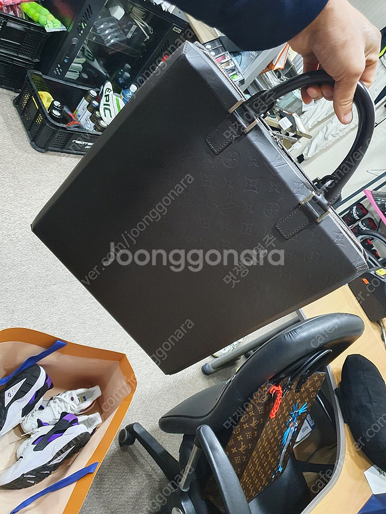 루이비통 가죽 서류가방팝니다--3
