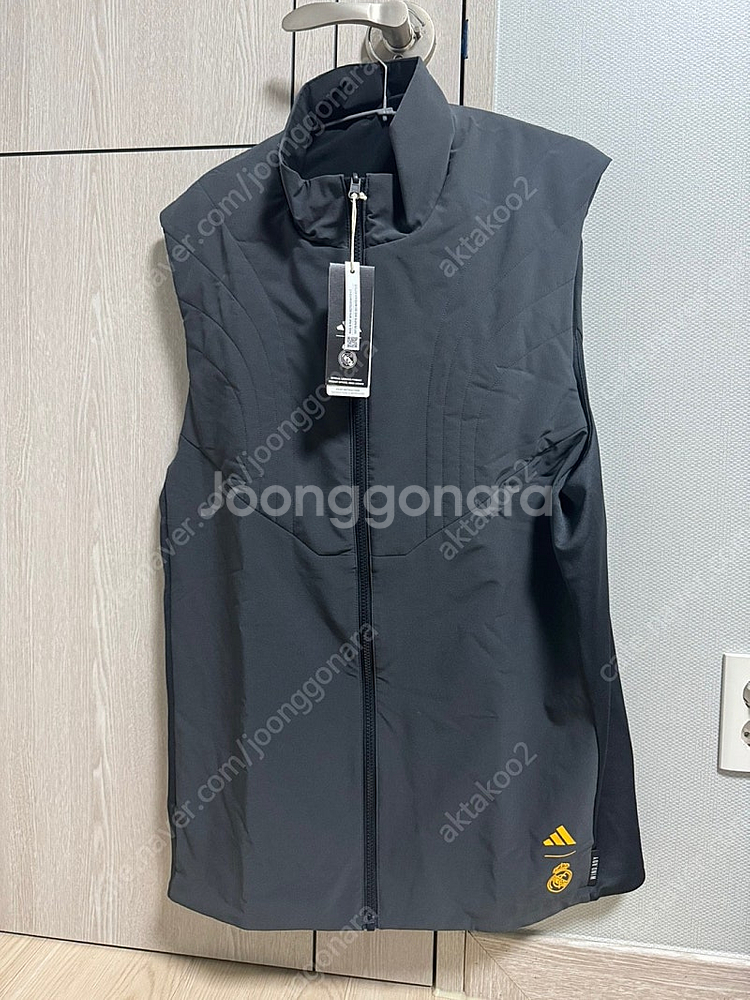 레알마드리드 23시즌 양면 동계 조끼 XL 새상품 판매...--0