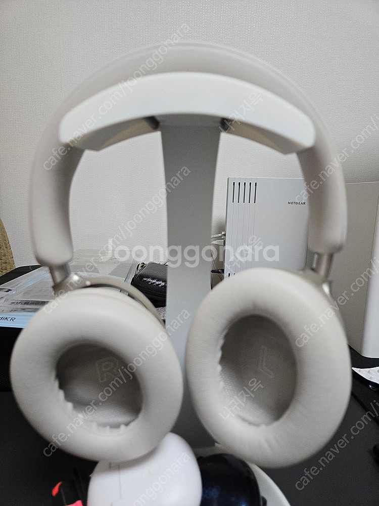 BOSE QC ULTRA 화이트 스모크 (리퍼 새제품)--3