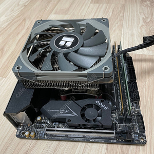 AMD Ryzen 5700X3D itx 반본체 팝니다