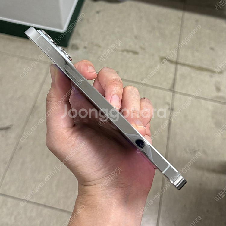 아이폰 14 프로맥스 256G 화이트 판매합니다--3