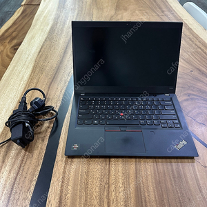 레노보 Thinkpad T495s / AMD RYZEN 7 PRO 3700U w / 256G / 16G / Radeon Vega Mobile Gfx (8 CPUs)